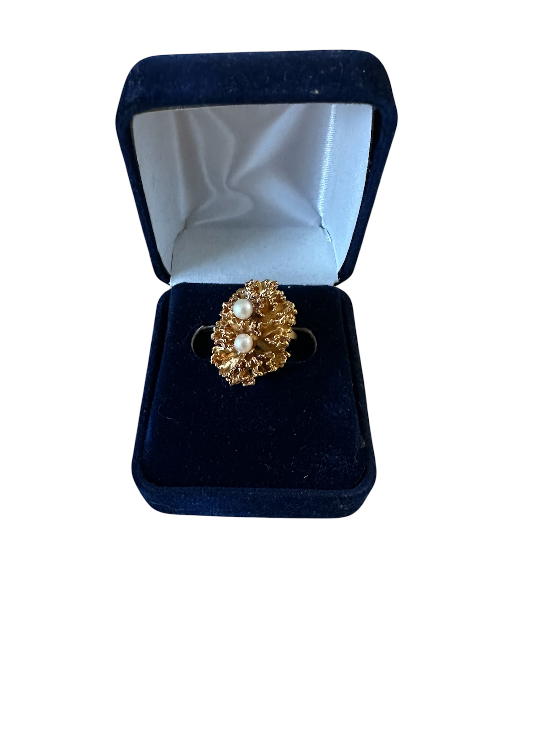 Ring – Gold/Coral Reef/Pearl – Valued at $24